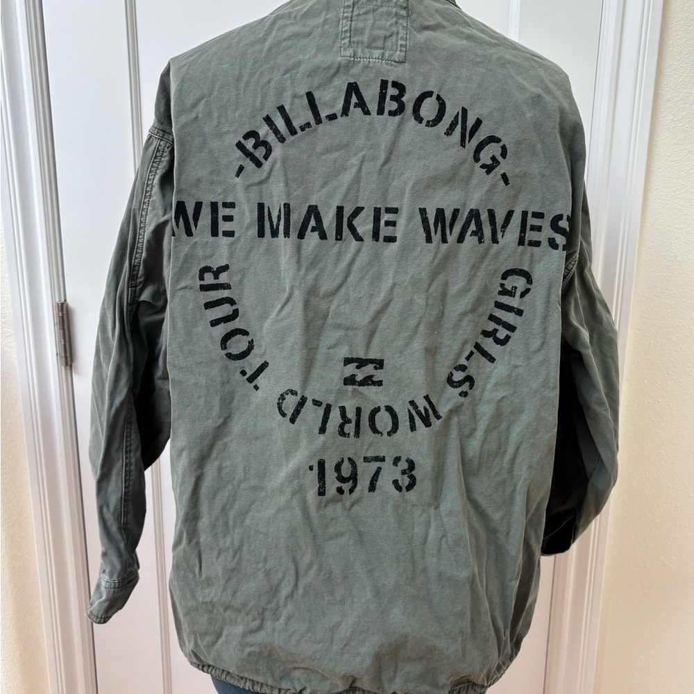 EUC Billabong Designer's Closet World Tour Utility Jacket in Army Green Size M